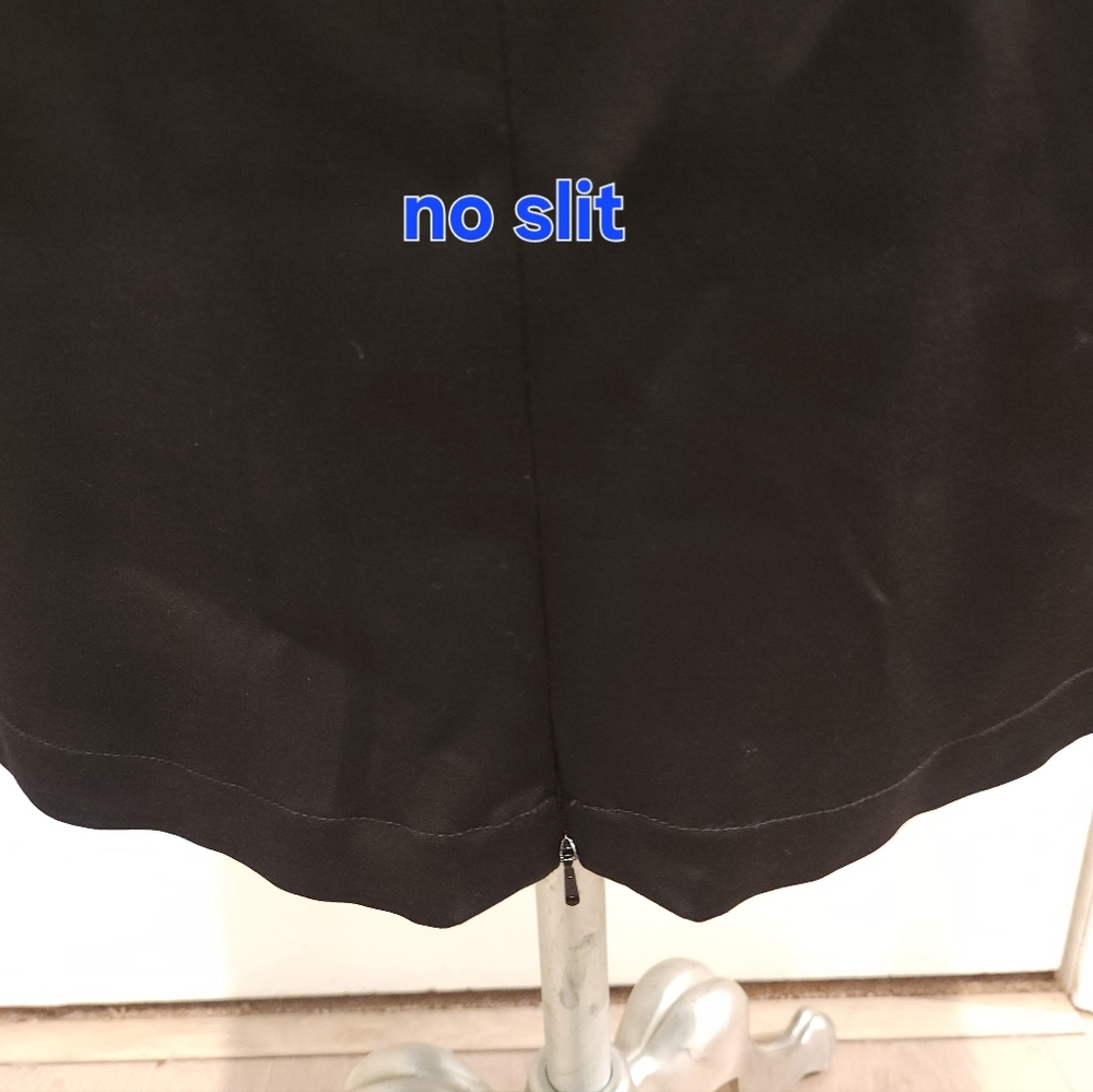 Elegant Black Halter Dress - Picture 4 of 8